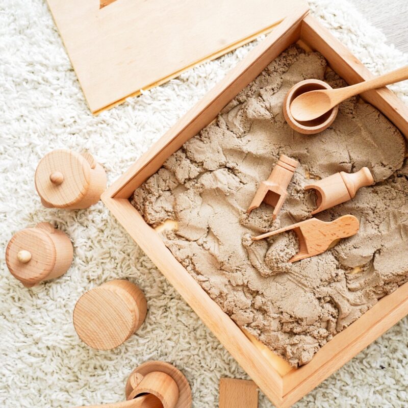 Houten sensorische speelbak met deksel voor sensorisch spelen, afbeelding 2