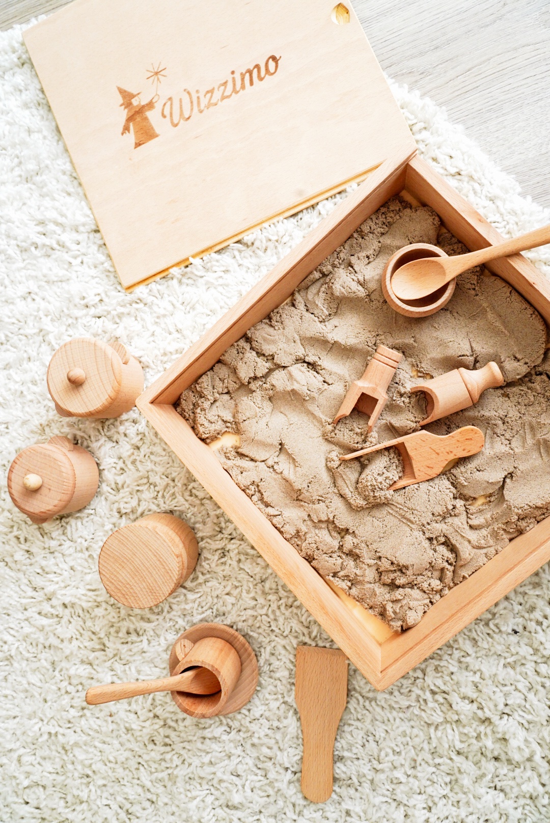 Wizzimo® - Sensorische speelbak met deksel en accessoires - Montessori speelgoed - Sensorisch speelgoed