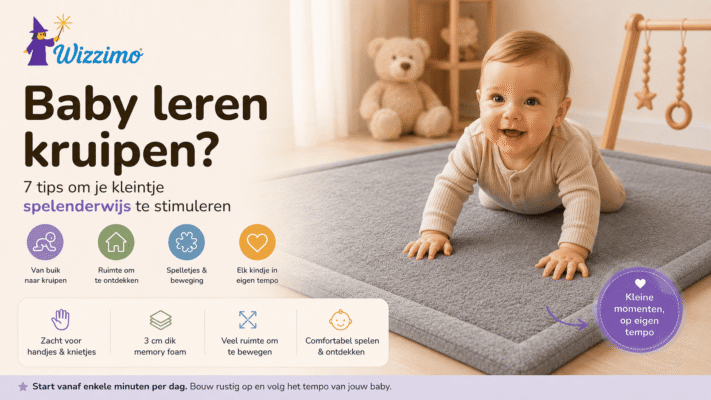 Baby kruipt op een grijs Wizzimo speelkleed in de woonkamer